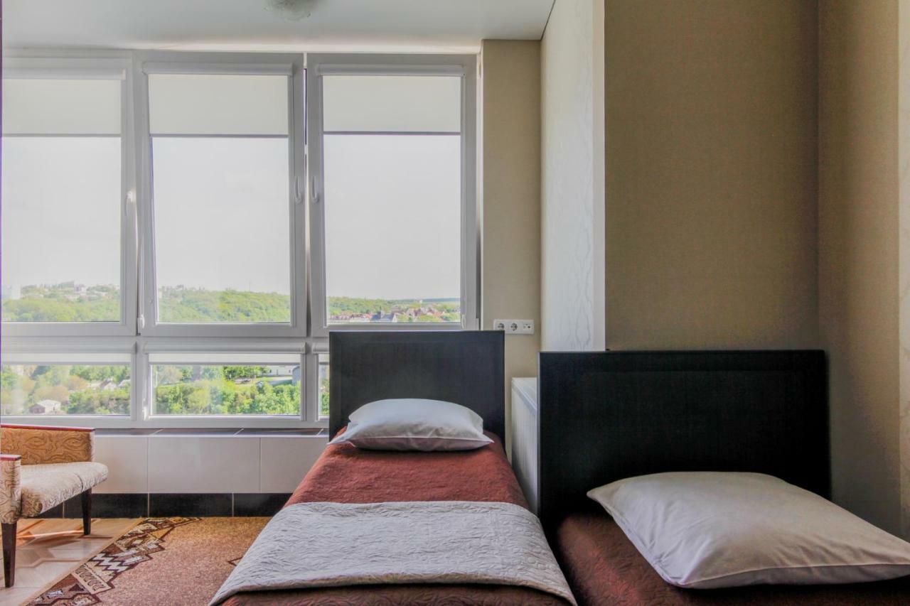 Rooms With Fortetsya View 2 Kam'janec'-Podil's'kyj Esterno foto