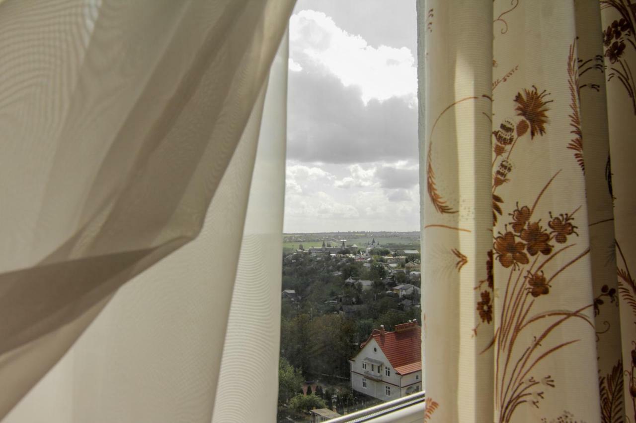 Rooms With Fortetsya View 2 Kam'janec'-Podil's'kyj Esterno foto
